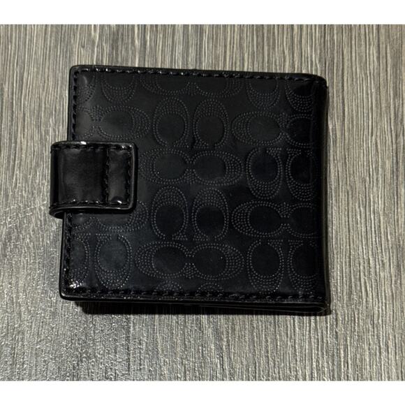 Coach Embossed Mirror Wallet (Silver) - RSP $70 - Authentic - Picture 2 of 5